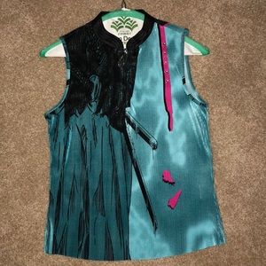 Women’s golf shirt
